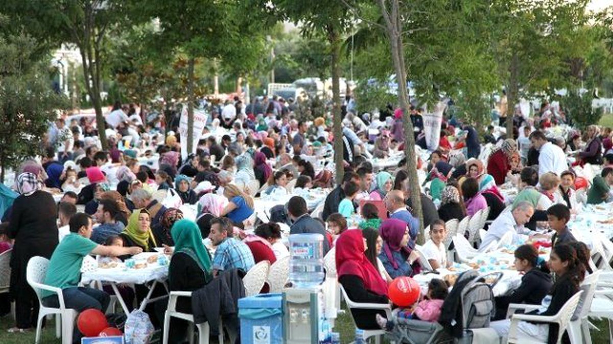 Başiskele\'de Ramazan Paylaşımları Devam Ediyor