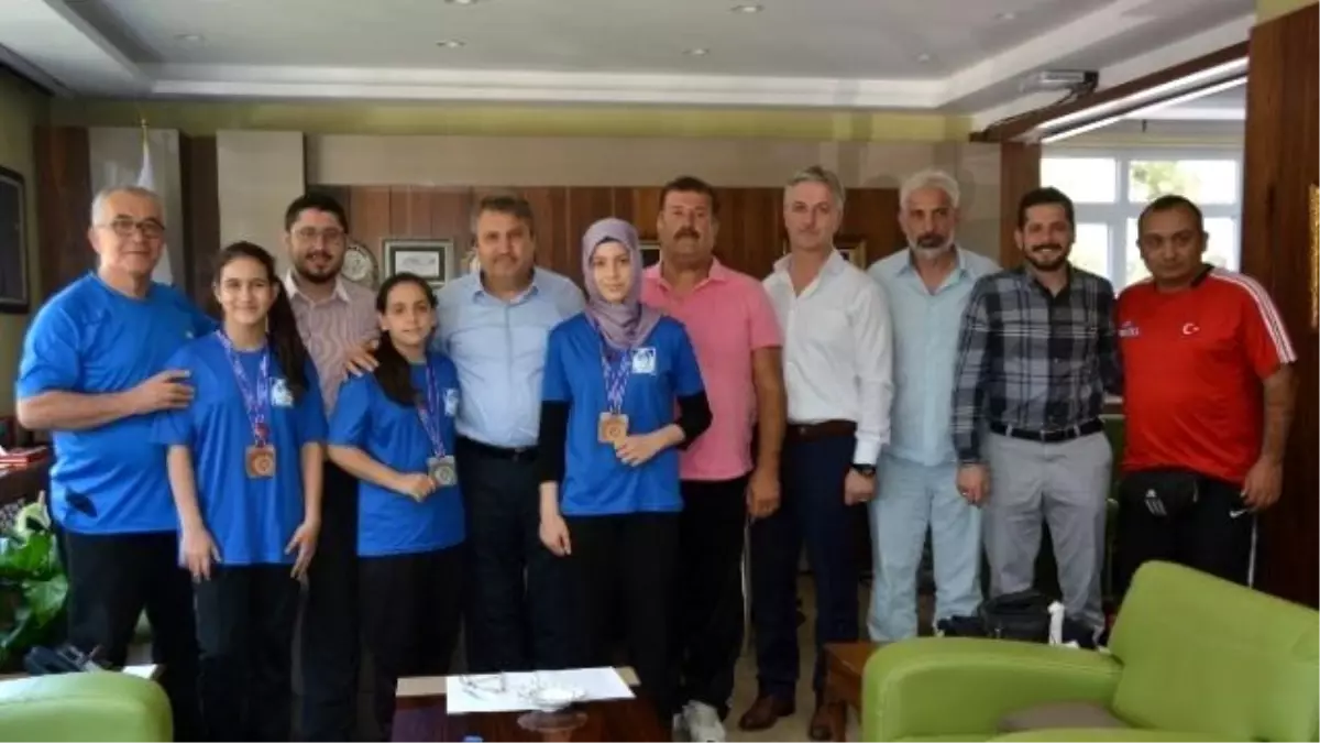 Başkan Çerçi Başarılı Sporcuları Ağırladı