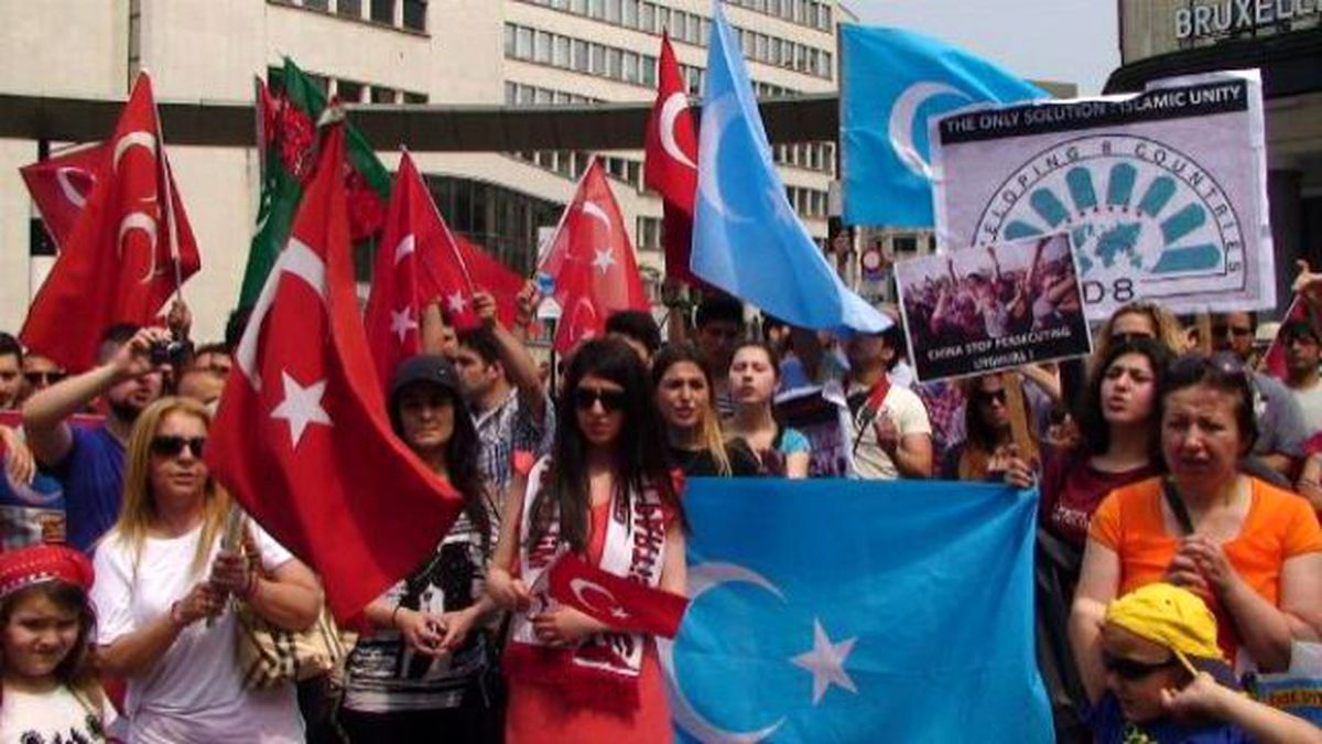 Brüksel\'de Çin Protesto Edildi