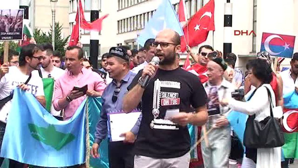 Brüksel\'de Çin Protesto Edildi