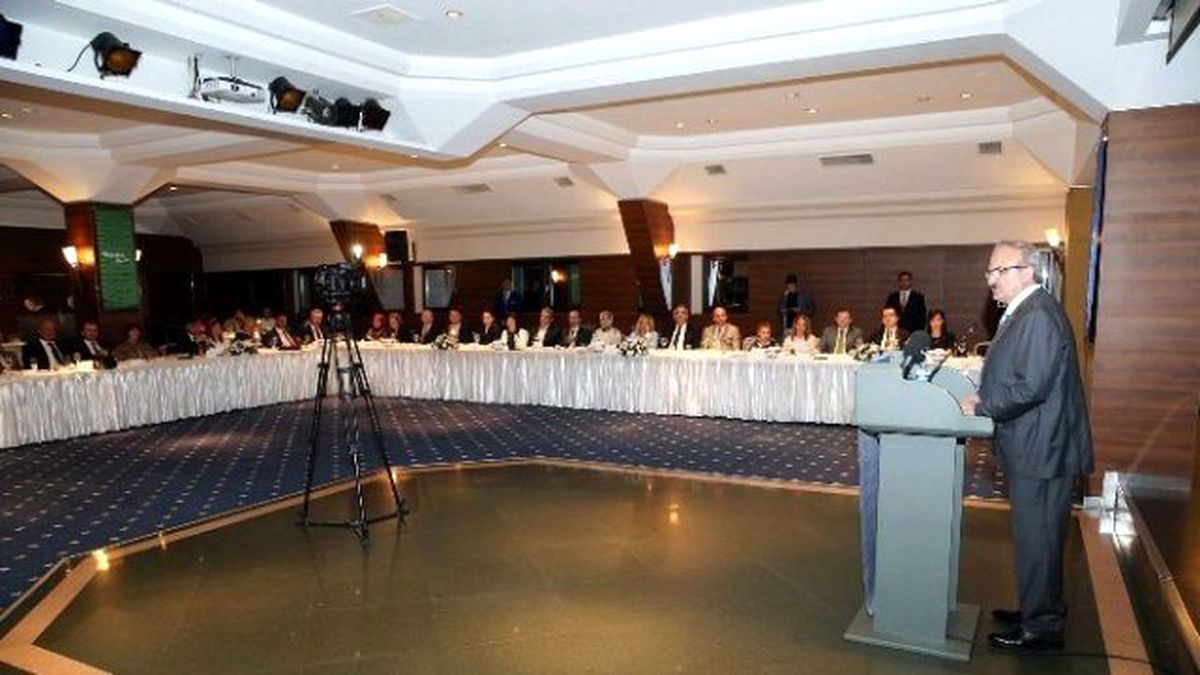 Bursa\'dan Ayrılan Vali Yardımcısı ve Kaymakamlar İftar Yemeğinde Buluştu