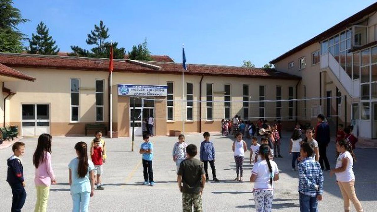 Büyükşehir Belediyesi Esmek Yaz Okulları Başladı