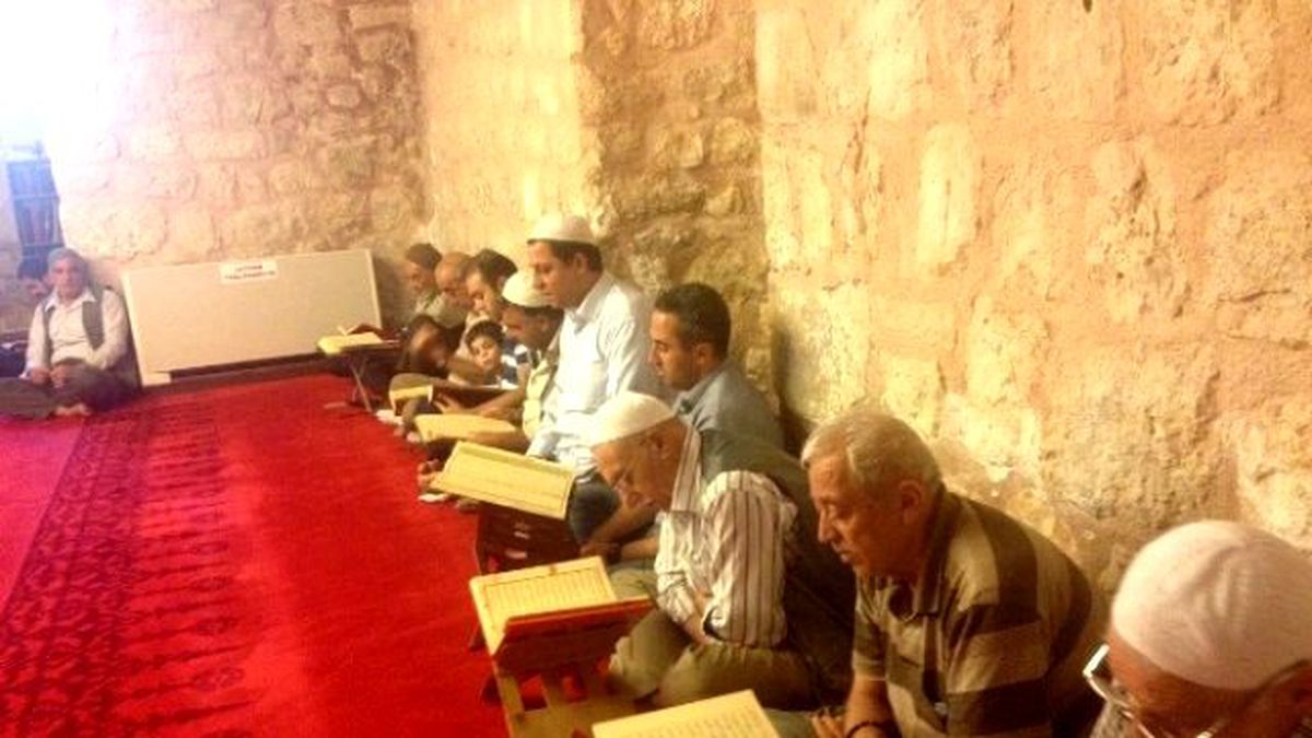 Camilerde Okutulan Mukabeleye Yoğun İlgi