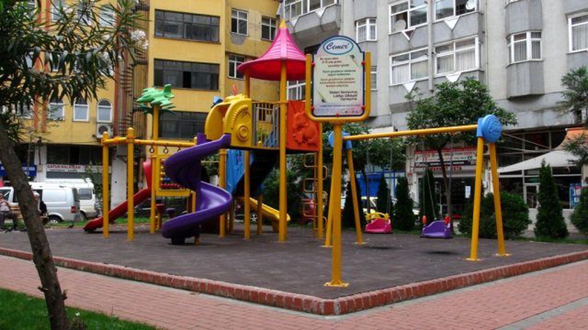 Çocuk Oyun Alanları Yenileniyor