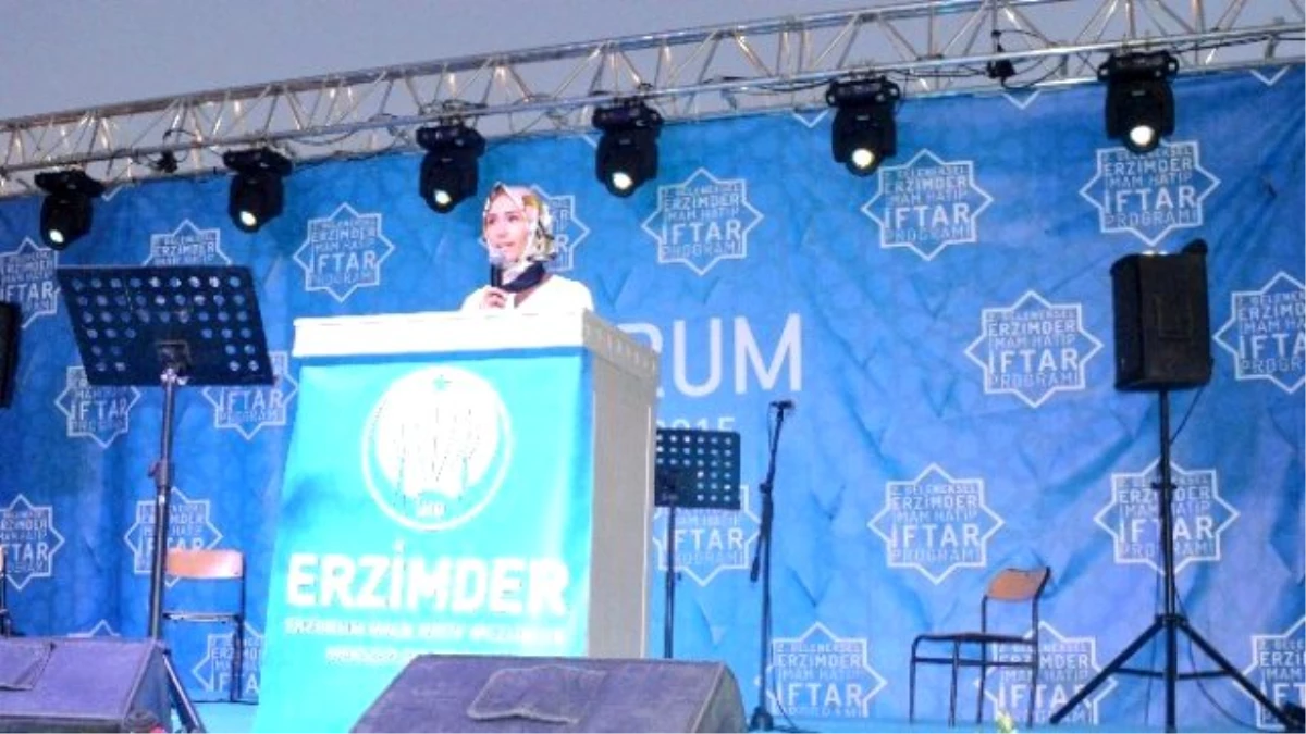 Cumhurbaşkanı Erdoğan\'ın Kızı Sümeyye Erdoğan, Erzurum\'da İftar Programına Katıldı