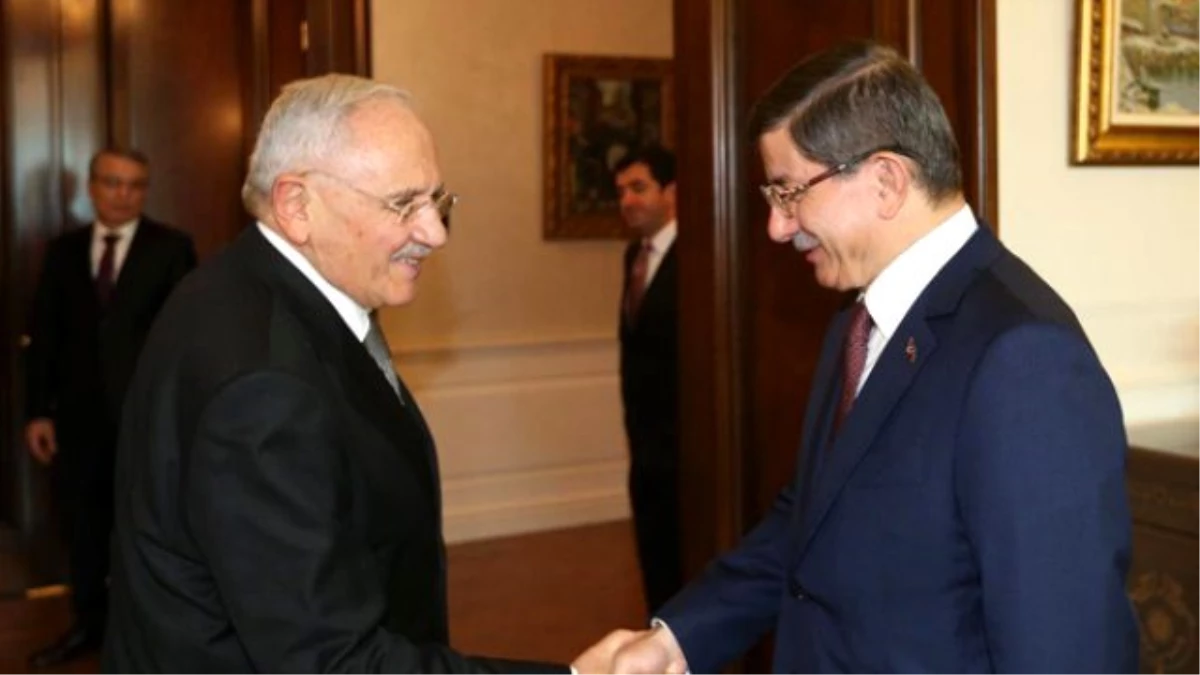 Davutoğlu, Milli Savunma Bakanı Vecdi Gönül\'ü Kabul Etti
