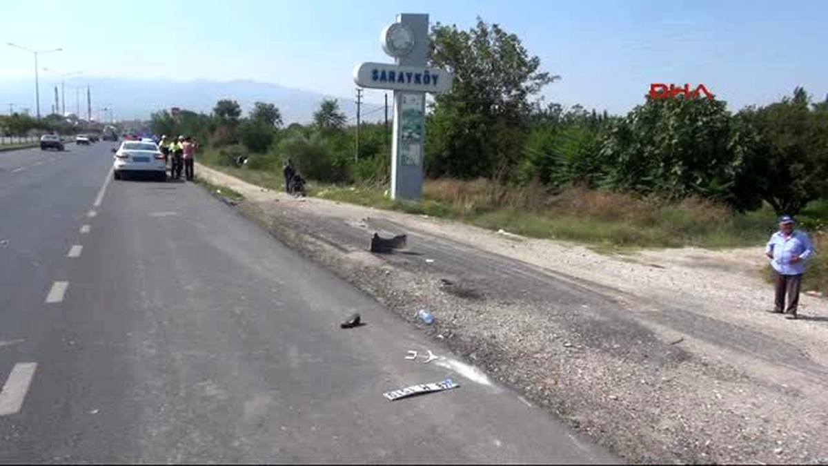 Denizli Yol Kenarında Çocuklarıyla Yürüyen Anne ve Bebeği Kazada Öldü