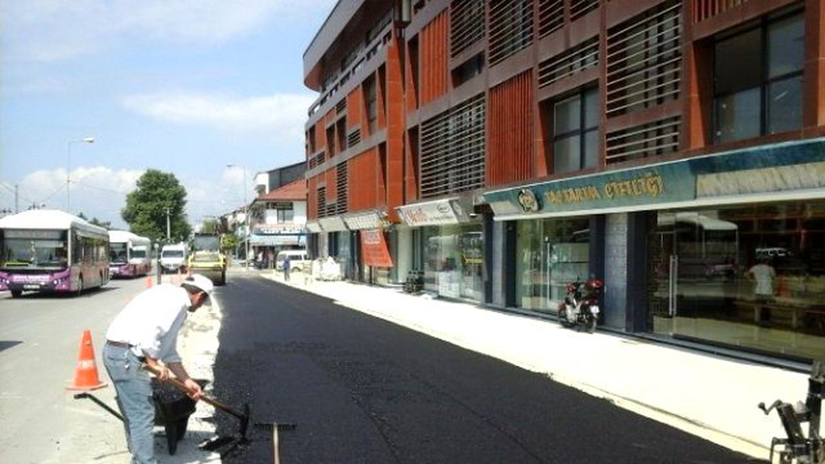Düzce Rıhtım Caddesi Genişletildi