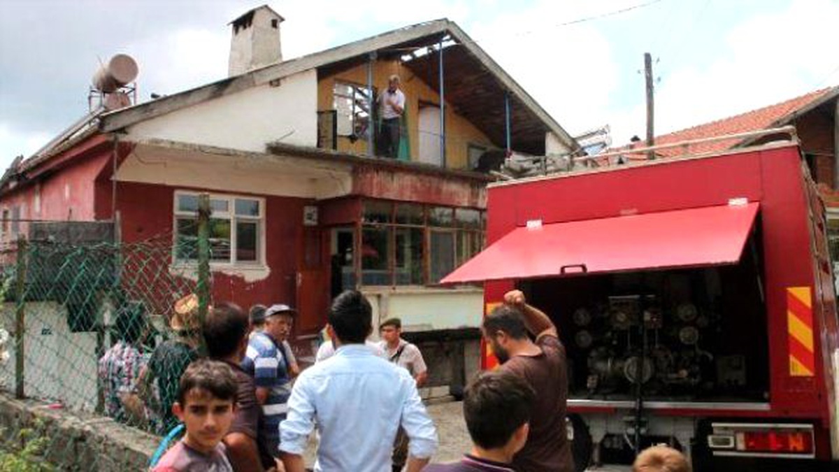 Ereğli\'de Çıkan Yangında 3 Kişi Dumandan Etkilendi