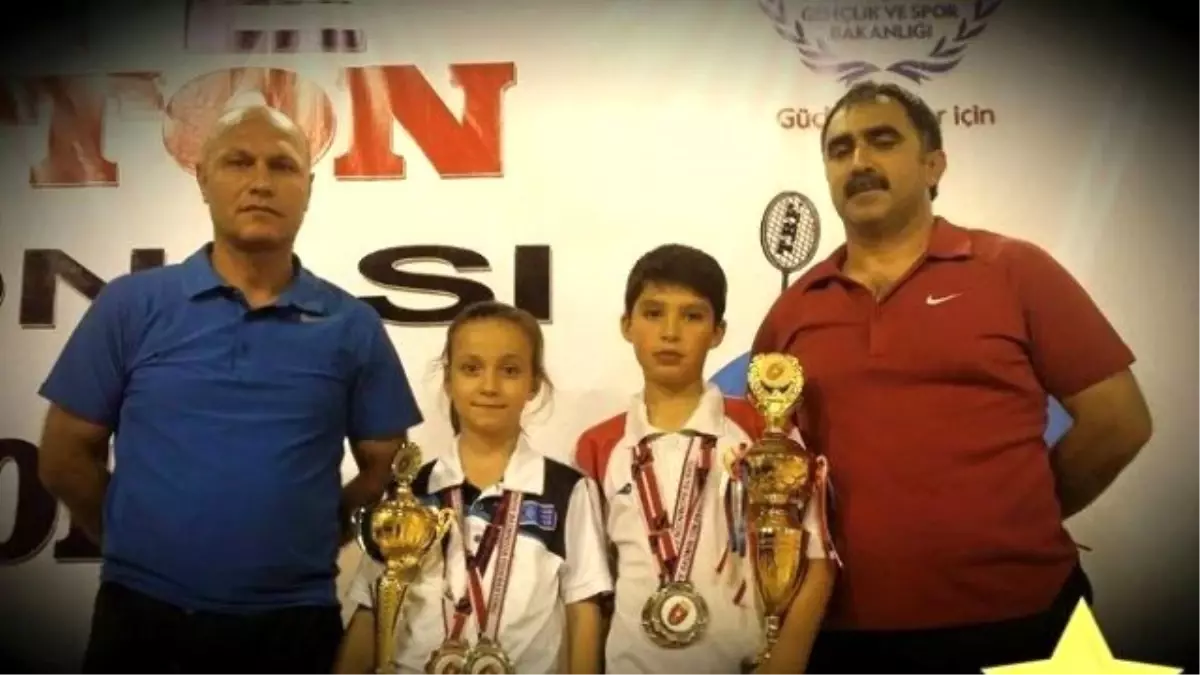 Erzincanlı Küçük Milli Sporcular Romanya\'dan Madalyalarla Döndüler