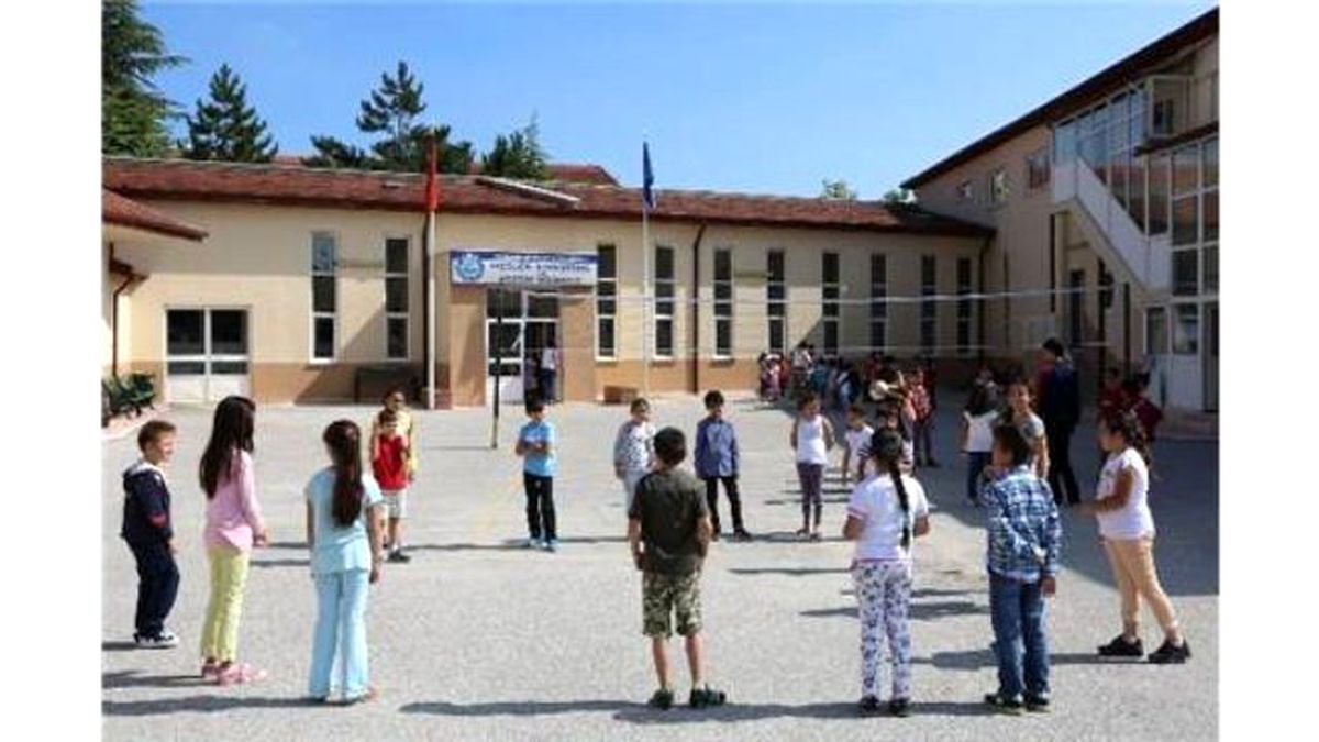 Esmek Yaz Okulları Başladı