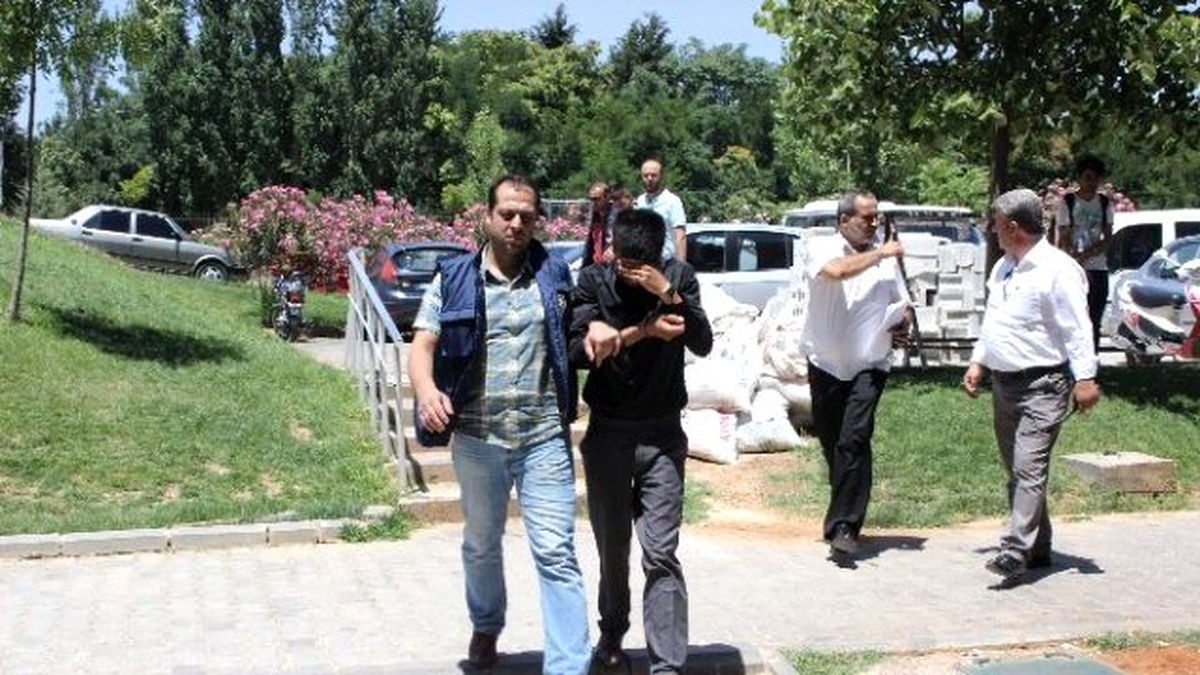 Gaziantep\'teki Cinayetin Zanlıları Adliyeye Sevk Edildi