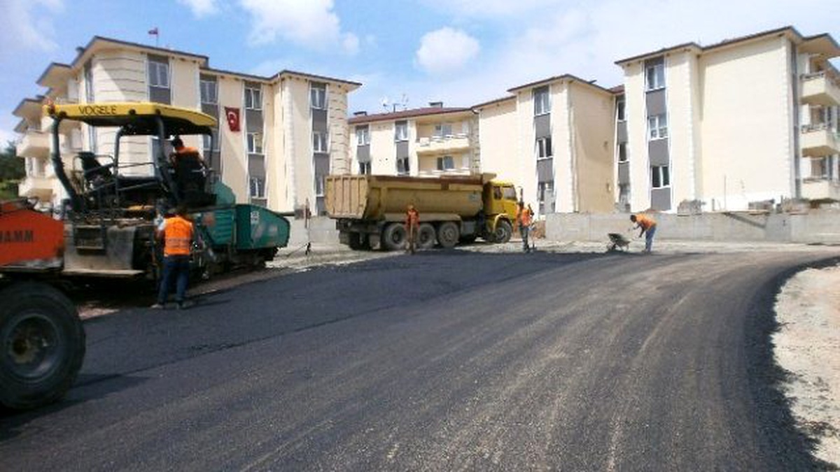 Hatipköy Sokaklarında Asfaltlanıyor