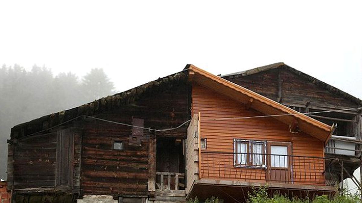 İki Kardeş Anlaşamayınca Baba Evini İkiye Böldü