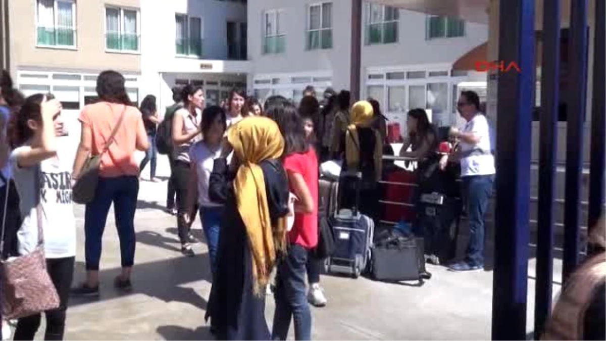 İzmir Öğrencilerden Yurt Tepkisi