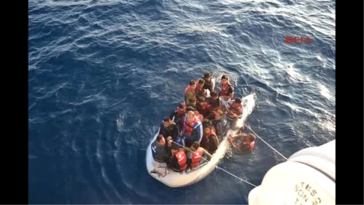 Sahil Güvenlik Üç Günde 516 Mülteciyi Yakaladı
