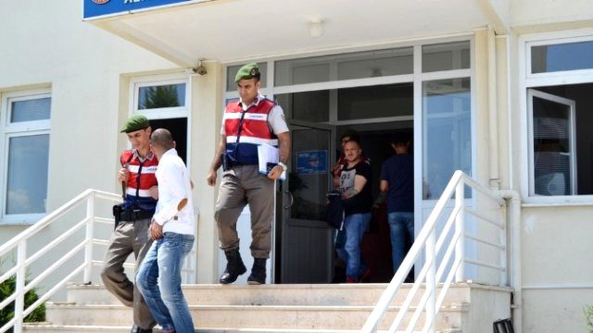 Jandarma Oto Hırsızlarını Yakaladı