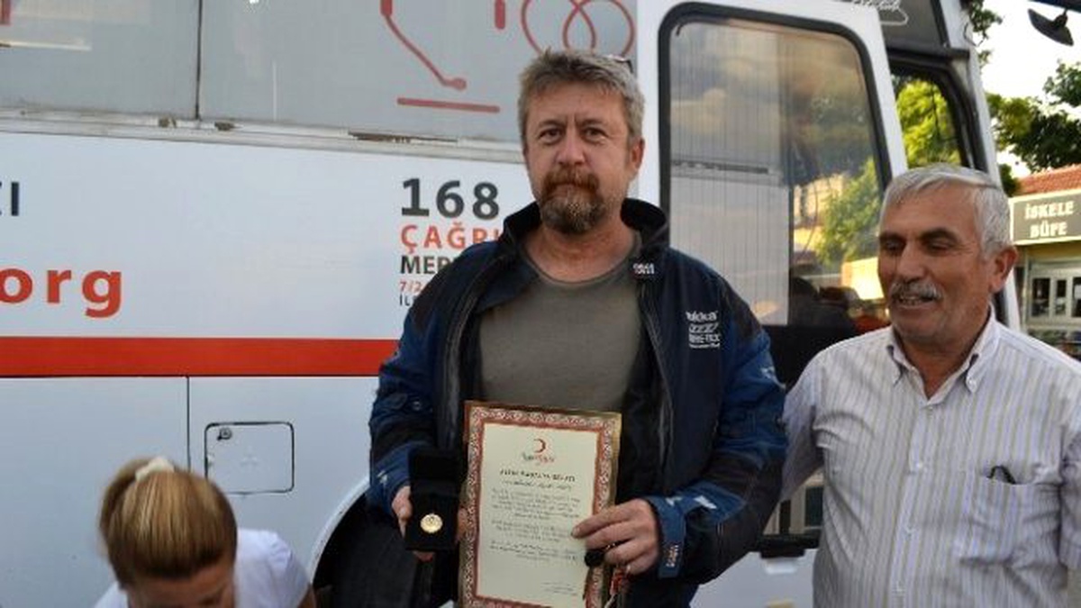 Kan Bağışçılarına Madalyaları Verildi