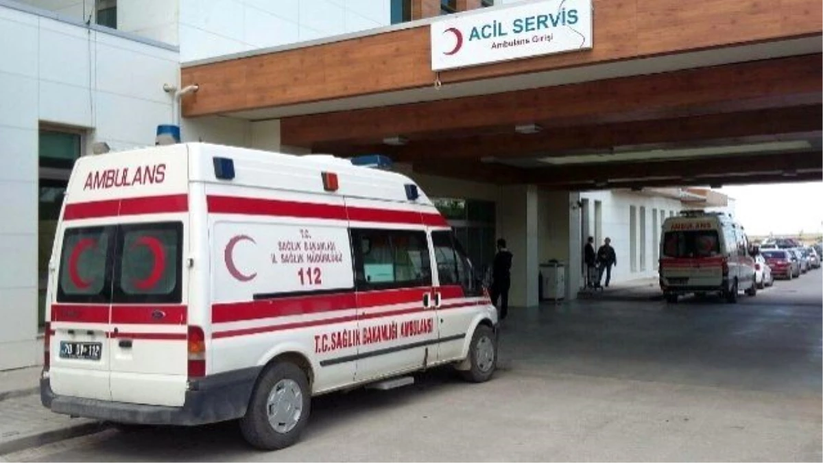 Karaman\'da Servis Minibüsü Tarlaya Devrildi: 14 Yaralı