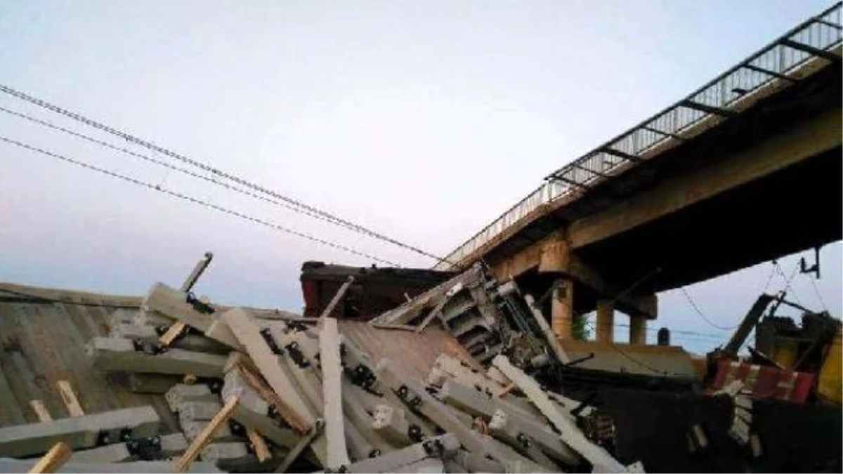 Sivas\'ta Yük Trenleri Çarpıştı: 1 Ölü, 1 Yaralı