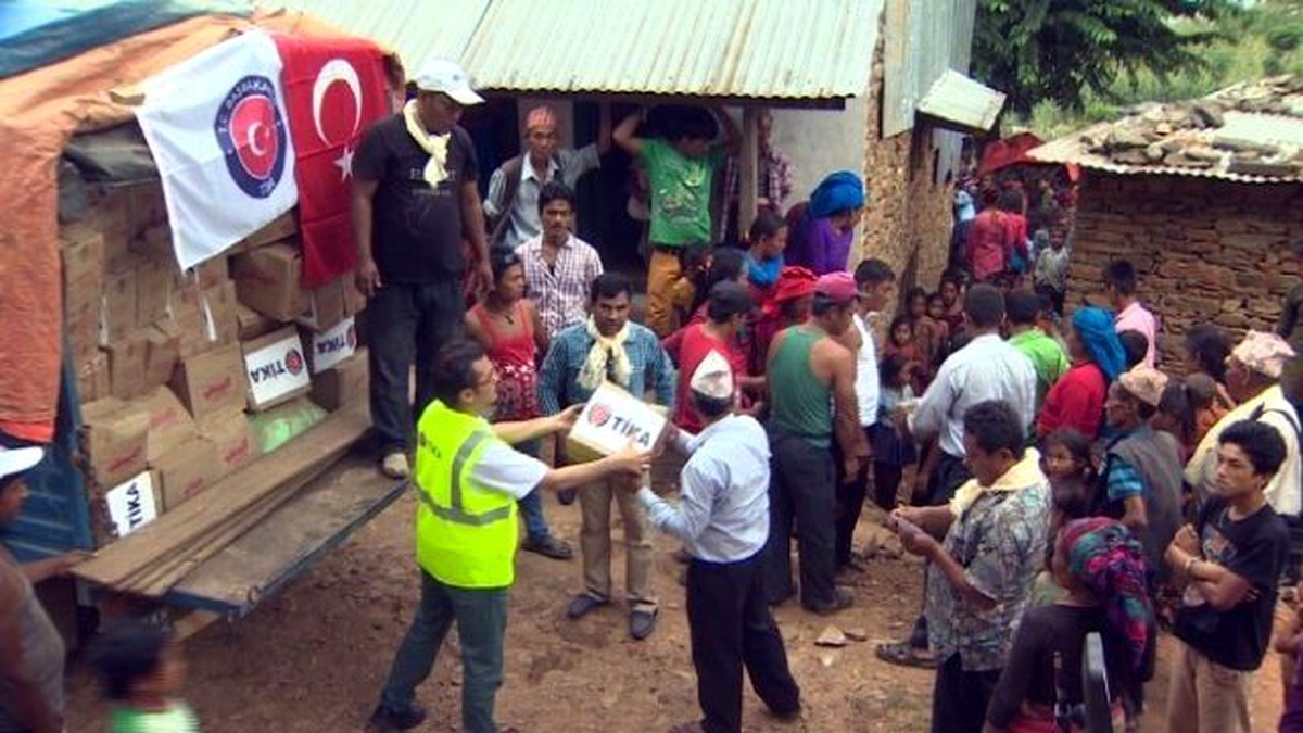 Tika\'dan Nepal\'de Askeri Hastaneye Tıbbi Cihaz ve İnsani Yardım Malzemesi Desteği