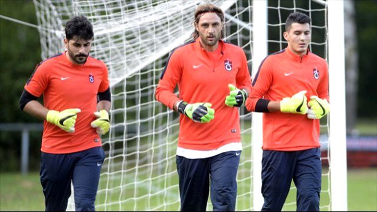 Trabzonspor\'da Hakan Arıkan Kamptan Ayrıldı