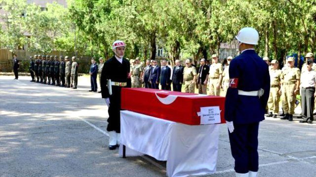Trafik Kazasında Şehit Olan Er Memleketine Uğurlandı