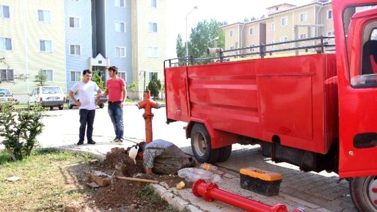 Yangın Vanaları Kontrolden Geçiriliyor