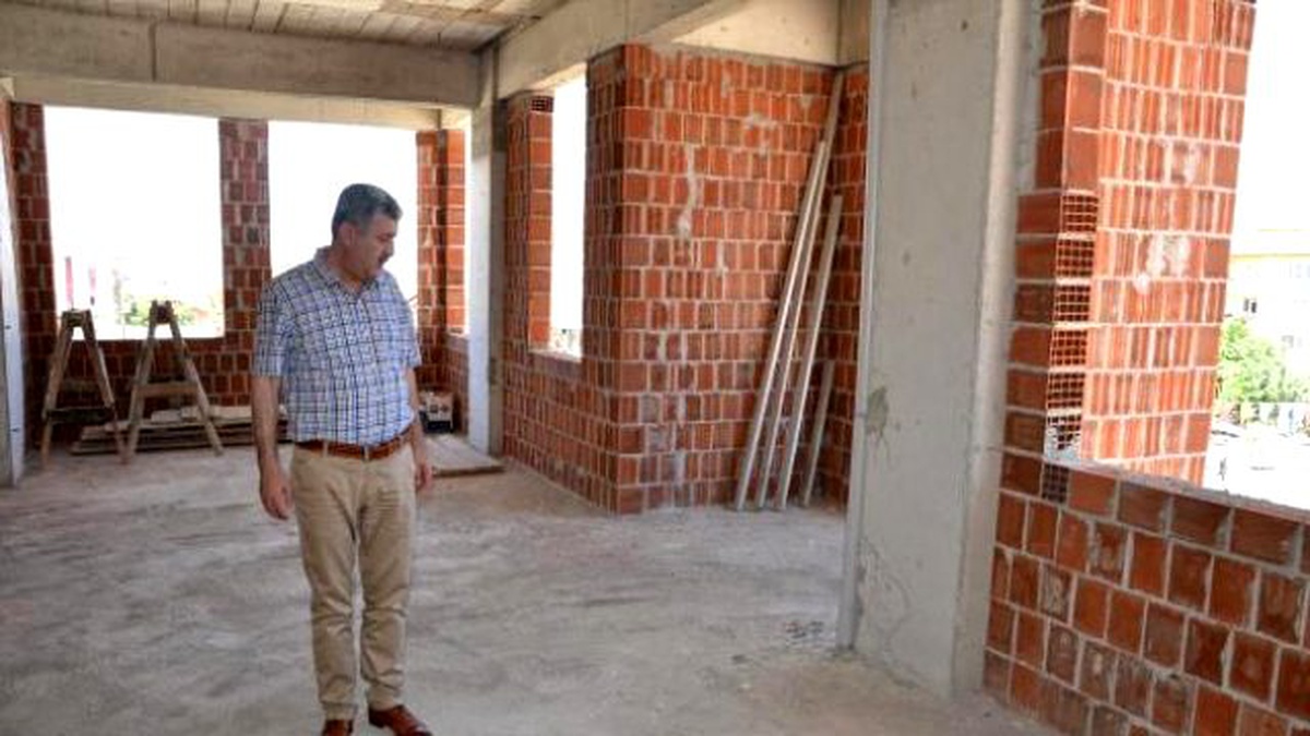 Yeşilyurt Belediyesi, Gençlik Merkezlerinin Yapımını Sürdürüyor