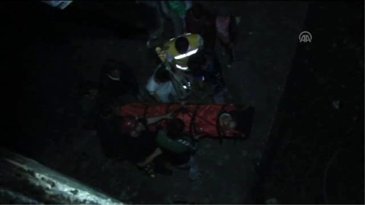 Yığılca\'da 30 Metre Yüksekten Düşen 2 Genç Yaralandı
