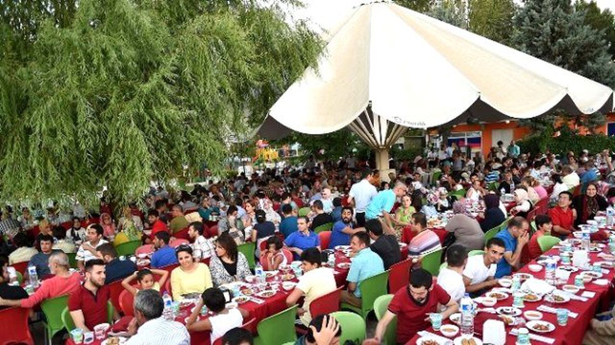 Başkan Çakır, Engellilerle İftarda Bir Araya Geldi