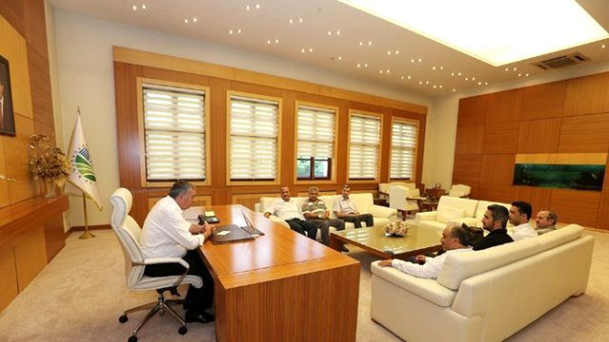 Başkan Toçoğlu, Eğitim-bir-sen Sakarya Şubesi Başkan ve Üyelerini Makamında Ağırladı