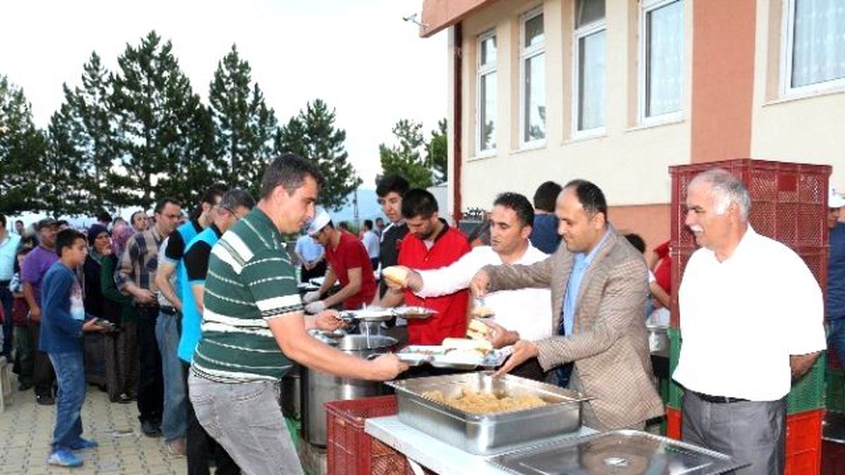 Beyşehir\'de Belediye Çalışanları İftarda Buluştu