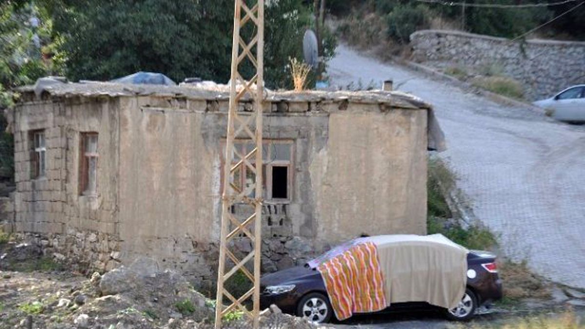 Dilencilerin Lüks Aracı Objektiflere Yakalandı