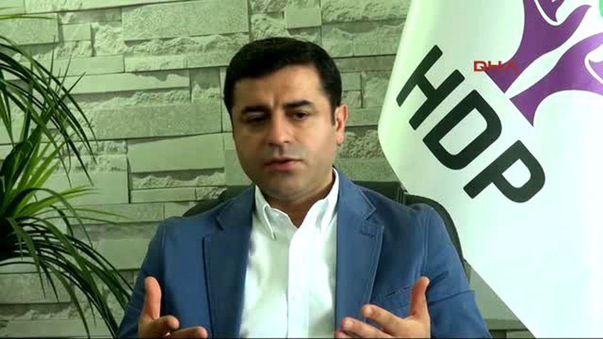 Diyarbakır Demirtaş: Cumhurbaşkanı\'nın Hükümet Kurmak İçin Uzun Süredir Görev Vermemesi Normal Değil