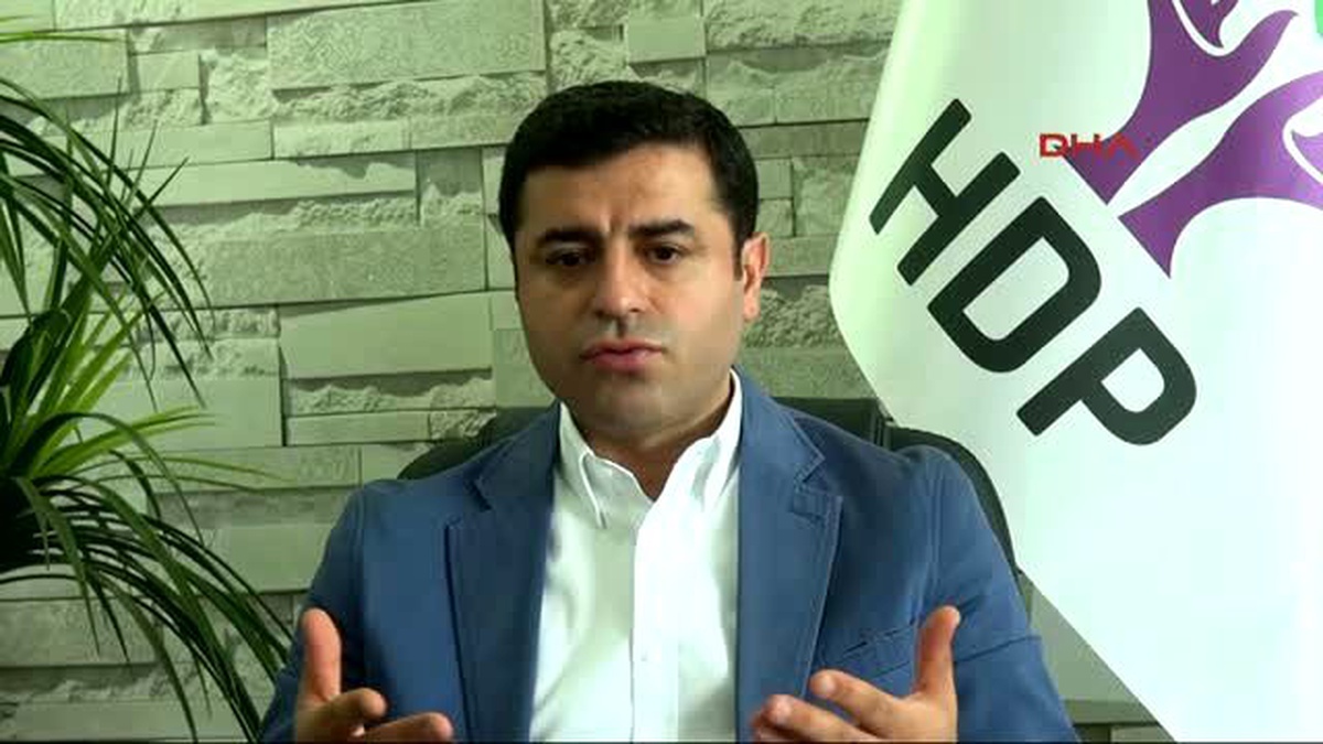 Diyarbakır Demirtaş Cumhurbaşkanı\'nın Hükümet Kurmak İçin Uzun Süredir Görev Vermemesi Normal...