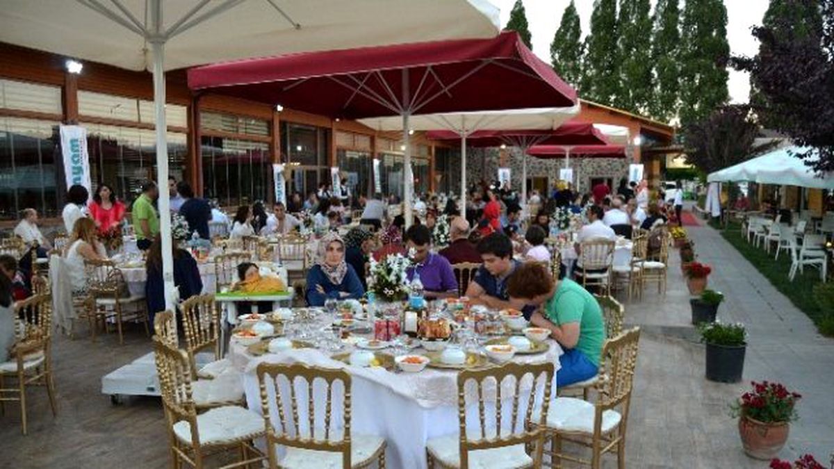 Dünyam Hastanesi Personeli İftarda Buluştu