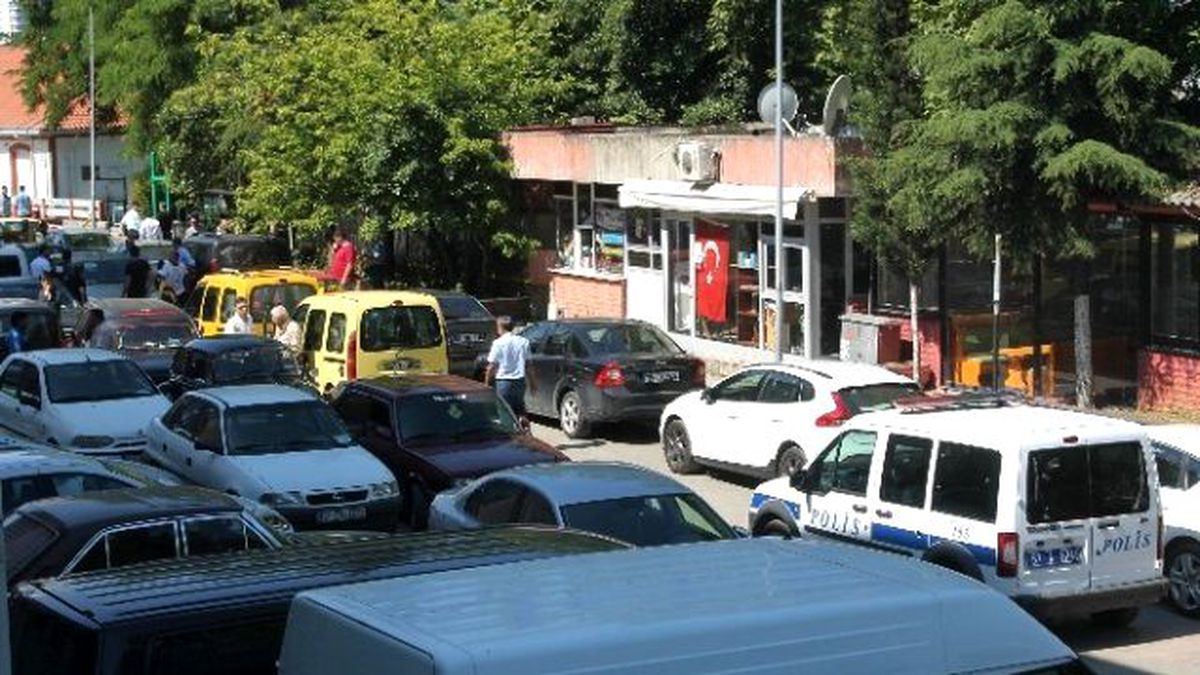 Duyarsız Sürücüler Vatandaşları Zor Durumda Bırakıyor