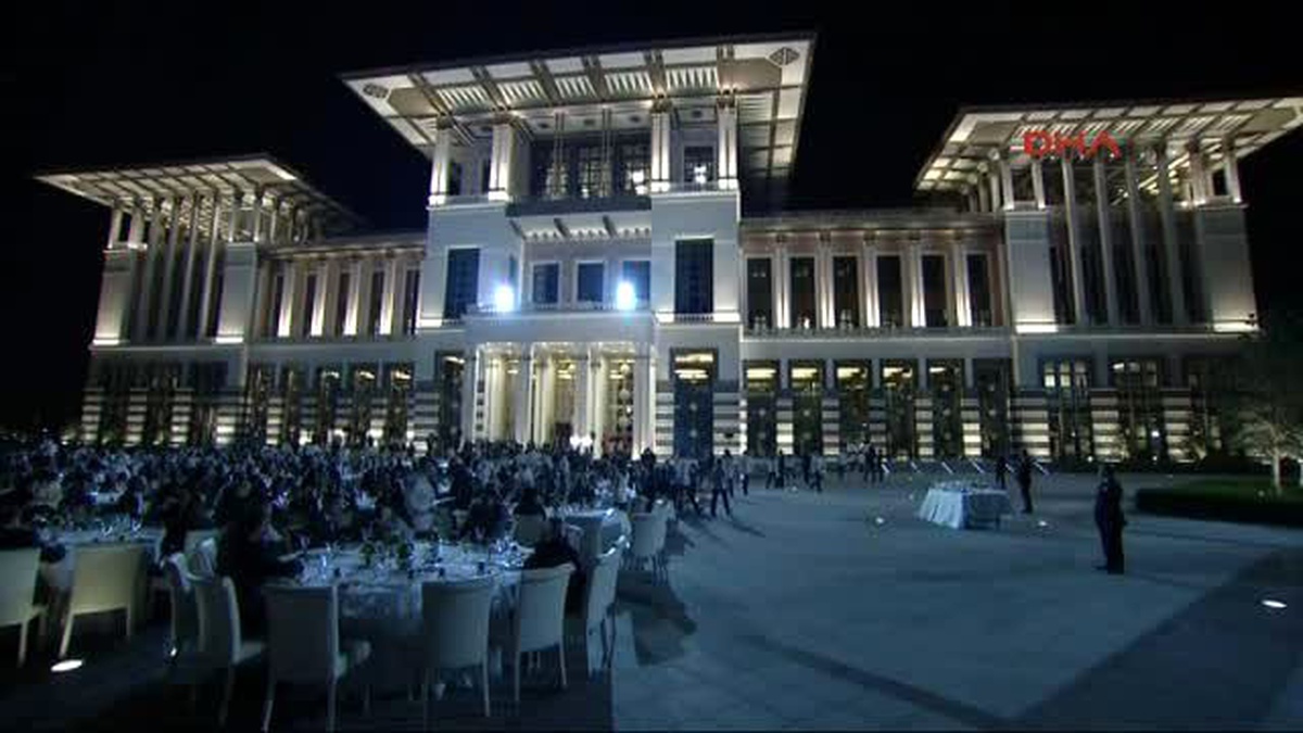 Erdoğan: Şu Masa Geçenlerde Gazetelerde Yazan Meşhur Masadır Çok Komik Bir Rakamla ve Suntadır O...