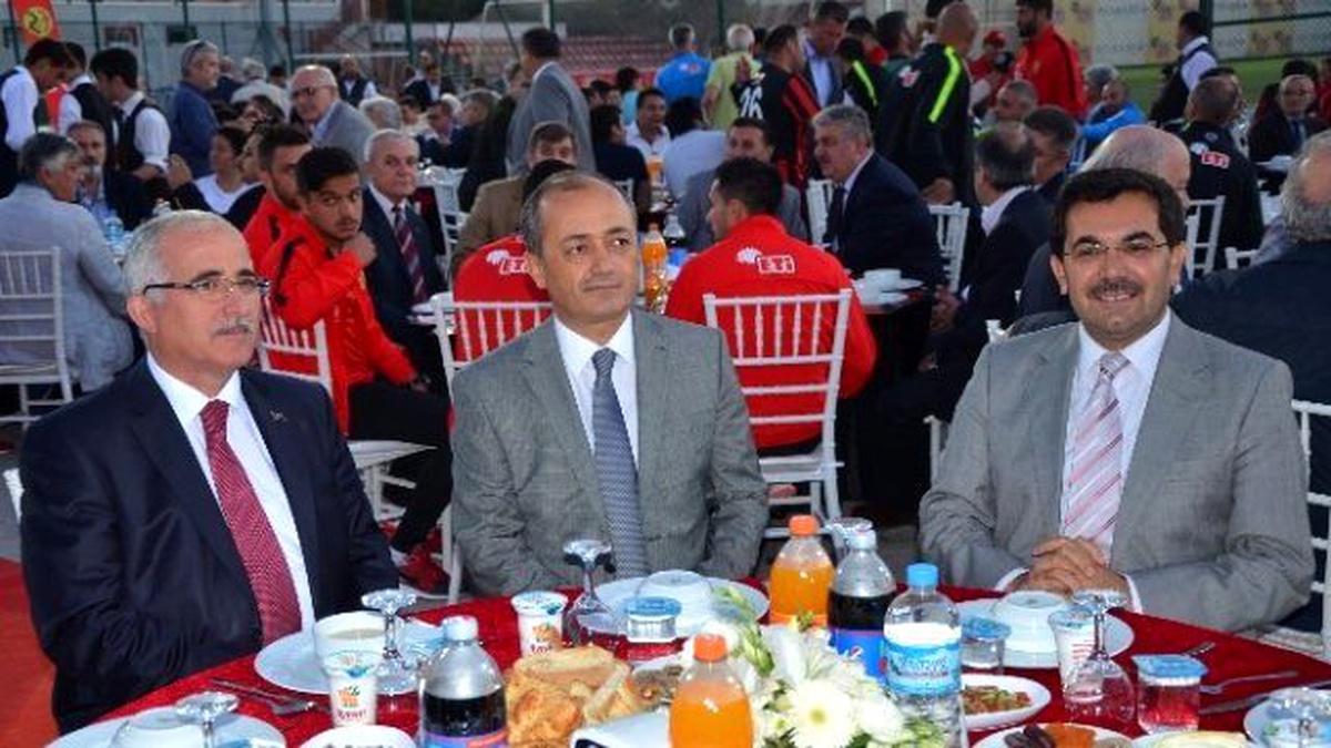 Eskişehirspor\'un 3. Geleneksel İftar Yemeği