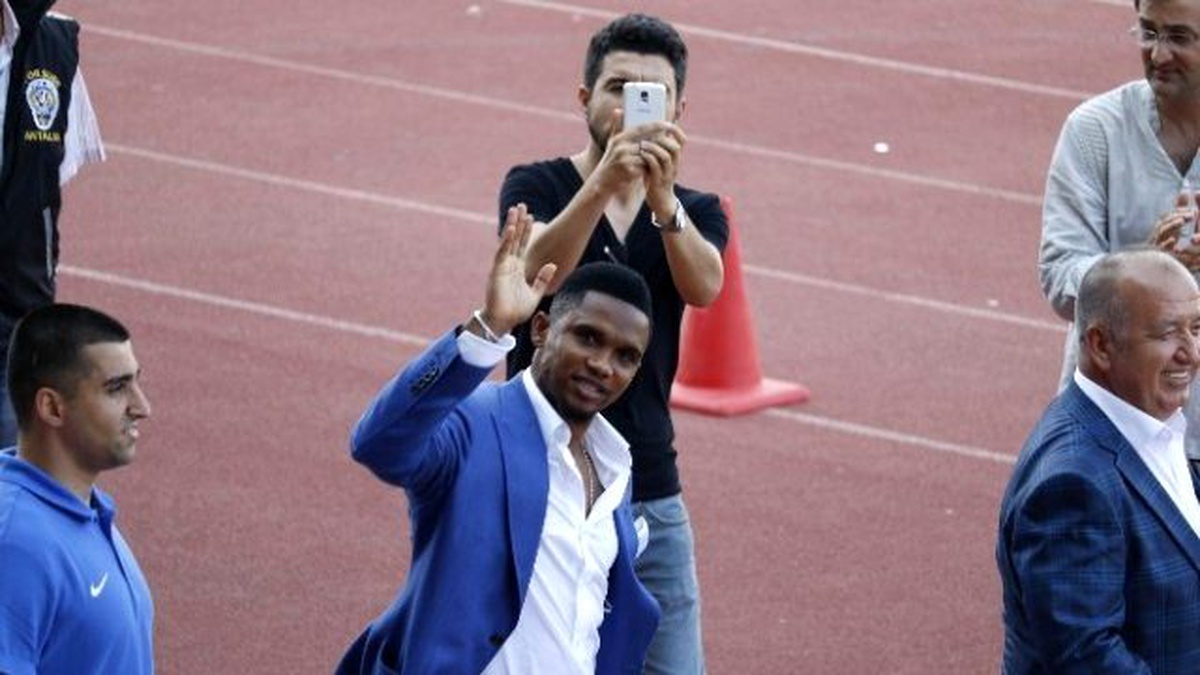 Eto\'o Antalyaspor\'a İmzayı Attı
