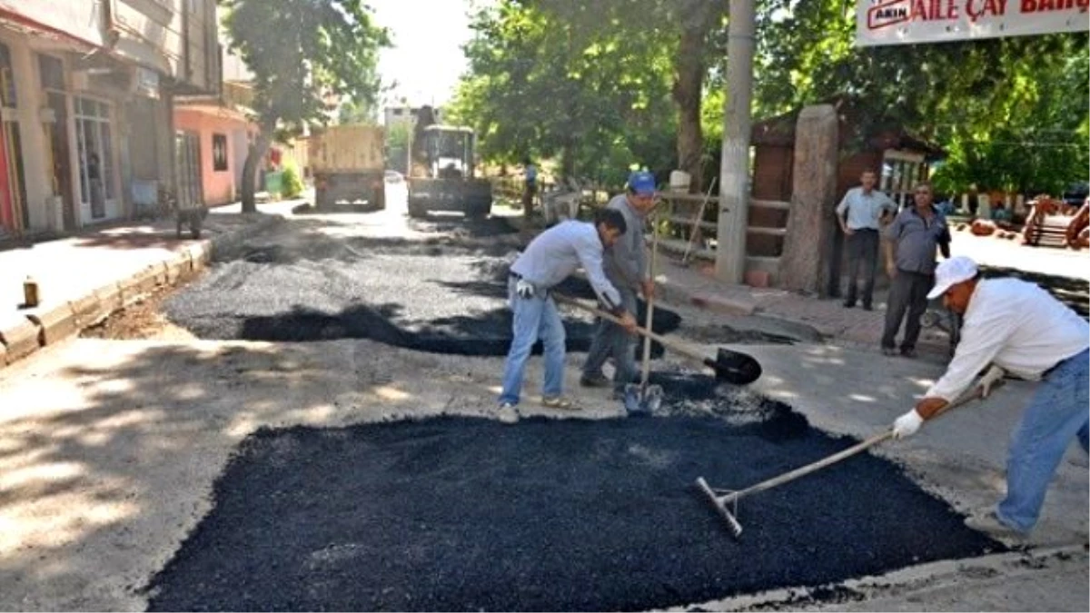 Gölbaşı\'nda Yollara Yama Yapıldı