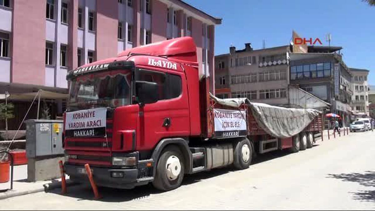 Hakkari\'den Kobani\'ye Bir Tır Dolusu Yardım