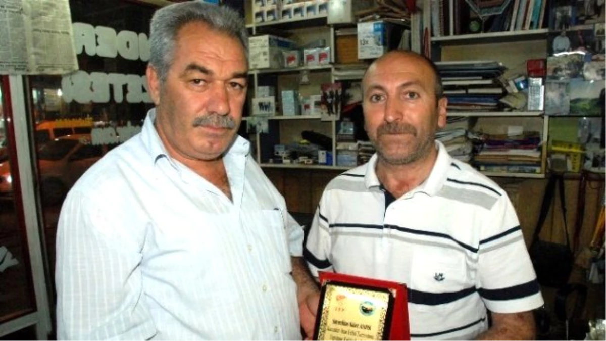 İha\'ya Tff Kars Temsilciliği ve Askf\'den Plaket