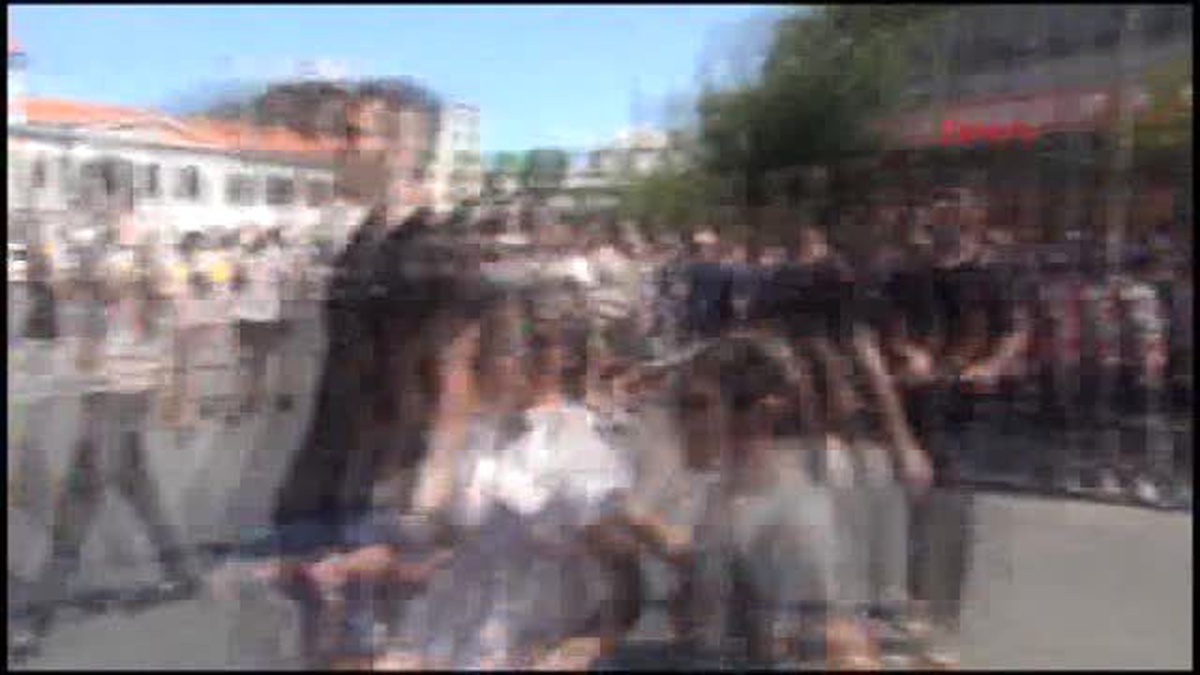 İzmir Unutulan Valiz Bomba Paniğine Neden Oldu