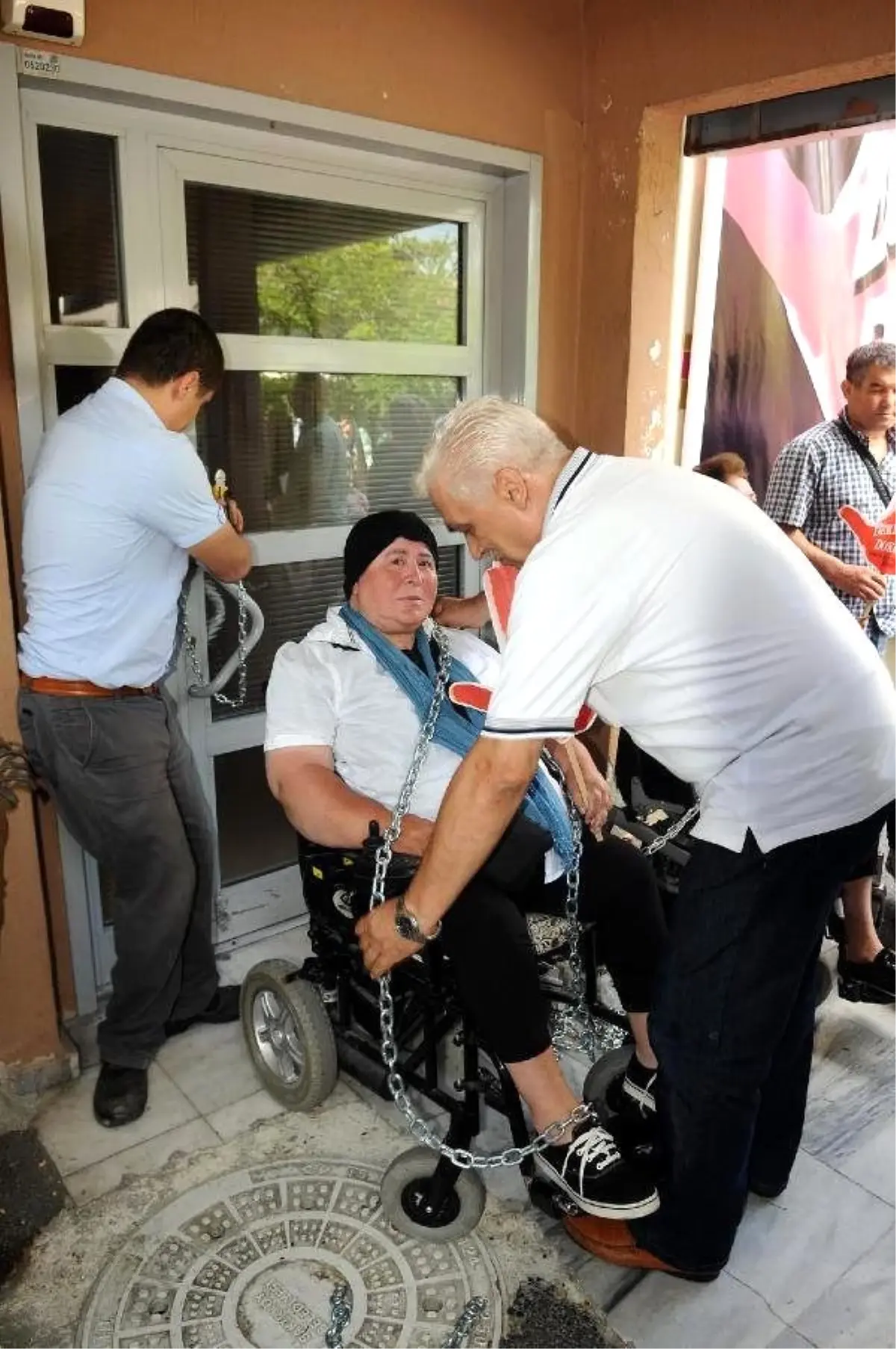 KASDER Üyelerinin Eylemini "Tahliye İptal" Açıklaması Durdurdu