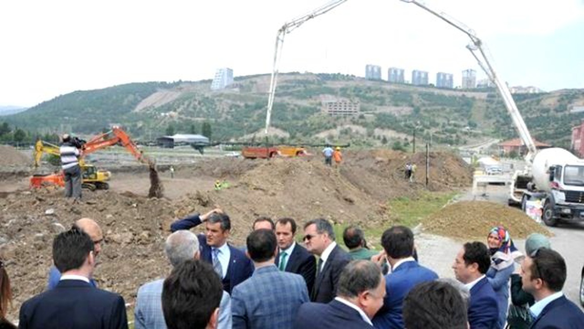 Kızılcahamam\'a Yapılacak Olan Yeni Hastane Binasının Temeli Atıldı