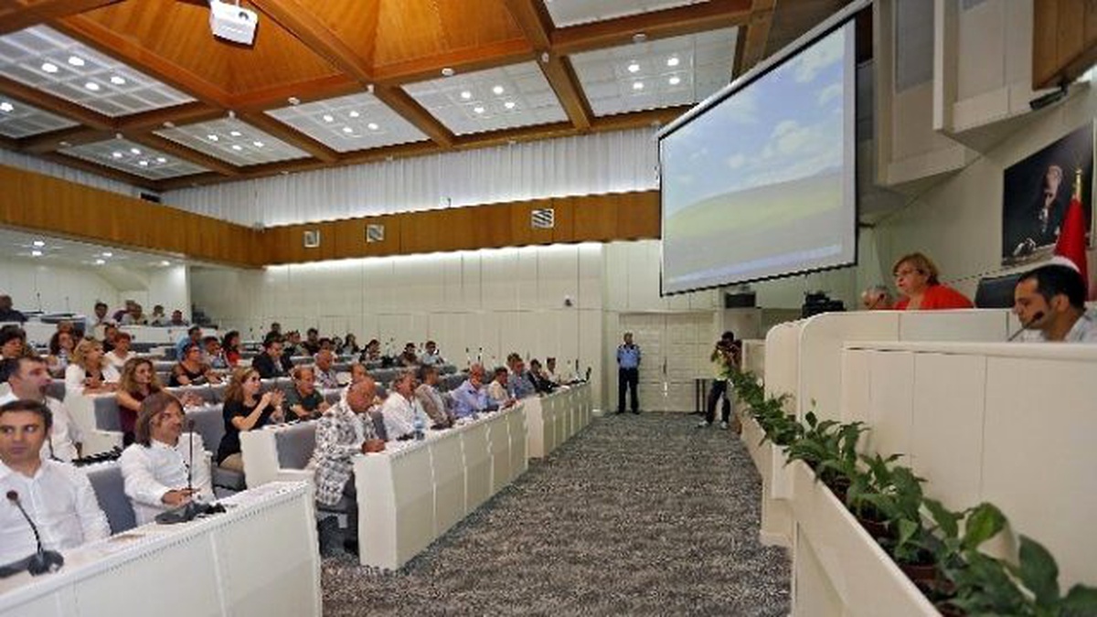 Konak Belediye Meclisi Toplandı