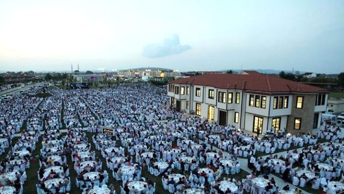 Mahallemde İftar Var\' Programı Serdivan\'da Devam Edecek