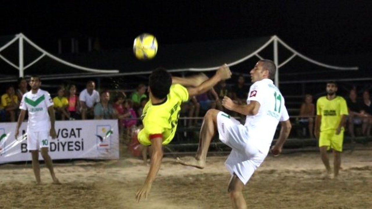 Manavgat\'ta Plaj Futbolu Heyecanı Başladı